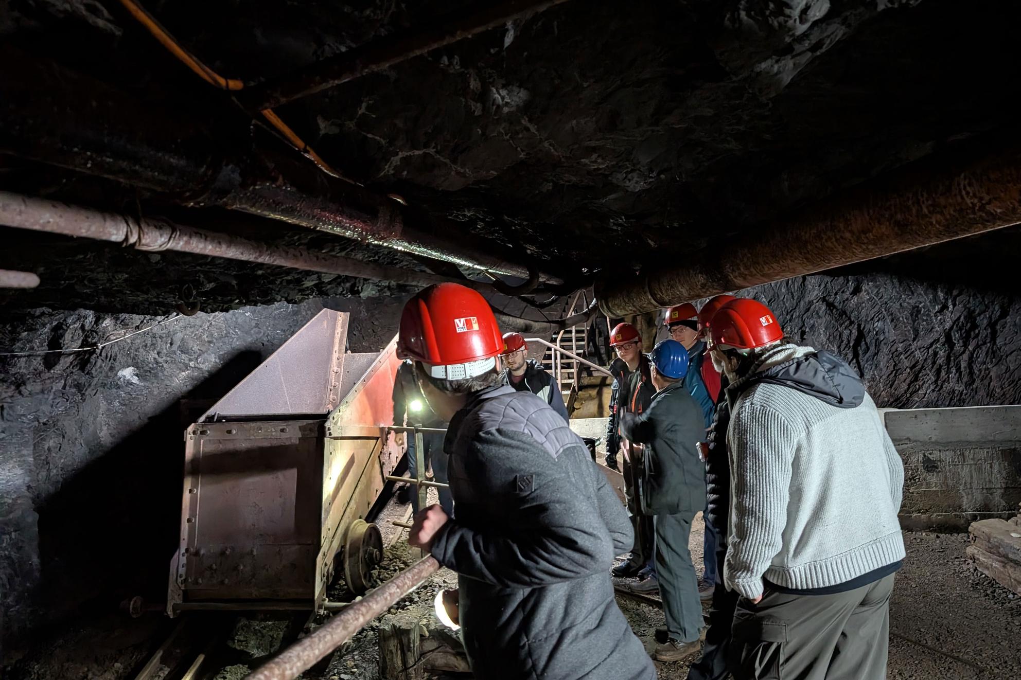 Bild von Unser Hackathon-Siegerteam führt uns ins Bergwerk Gonzen